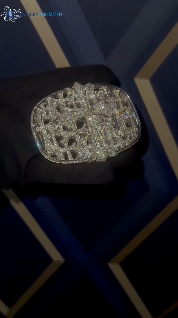 Iced out belt buckle hotsell