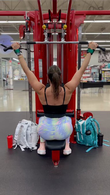 Prep for NYC IN 3 weeks and Chicago for @EXXXOTICA continues.. ????? #ContentCreator #gymgirl #GymMotivation