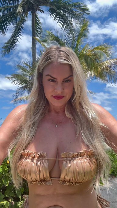 #instagramdown #facebookdown https://t.co/U7acjHGQUZ<a href="/tag/instagramdown"class="tags">#instagramdown</a><a href="/tag/facebookdown"class="tags">#facebookdown</a>