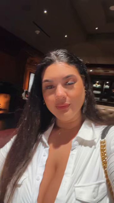 Ready to go out with me? 
???? #GoodTimes #NightOut https://t.co/VeJjTqvj30