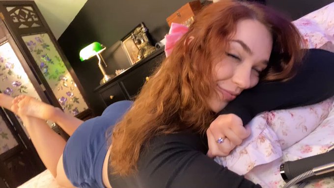 i hope ur having a lovely day !! 🥰 https://t.co/c9njsaIF6k