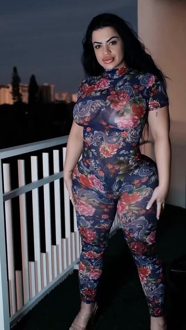 HAVE YOU EVER??? @LissaAires1 SHOT BY: 🙋🏾&zwj;♂️ TEAMGOLDDIMES BABY!!! https://t.co/AsPjLkK8vz<a class="tags" href="/tag/lissaaires1">@lissaaires1</a><a href="/tag/squad"class="tags"><span>#squad</span></a><a href="/tag/teamgolddimesbaby"class="tags"><span>#teamgolddimesbaby</span></a>