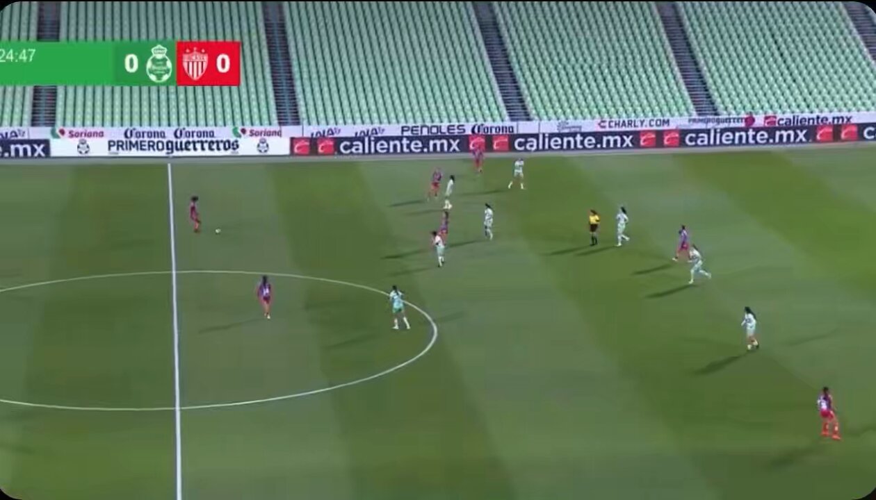 ✨ Radiante gol de @Karen_Jissel 🇸🇻  Ya lo gana @NecaxaFemenil 🔴⚪