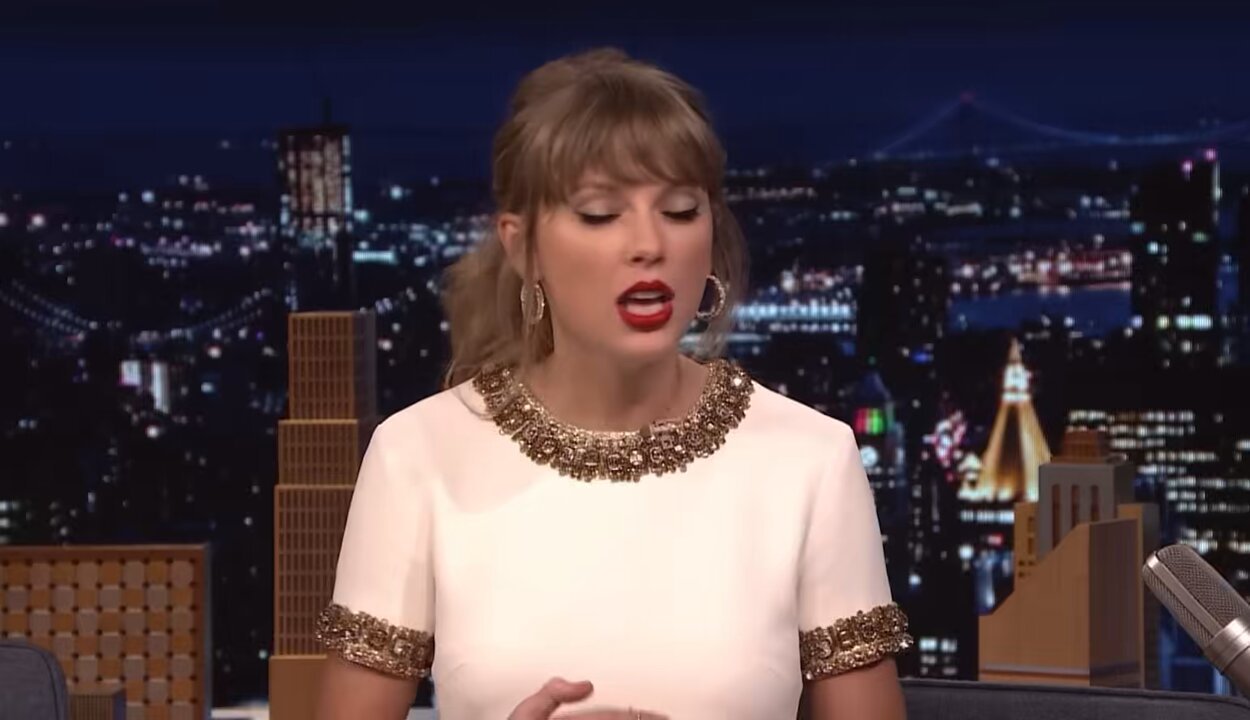kira ౨ৎ misses gracie on X: "taylor swift actually scares me sometimes. she mentions hinting at things 3 years in advance in 2021 before we even knew about ts10? she’s releasing ts11 in 2024, three years later. the all too well short film has only been around for 2 1/2 years….does it contain easter eggs https://t.co/CbuXZTYeDL" / X