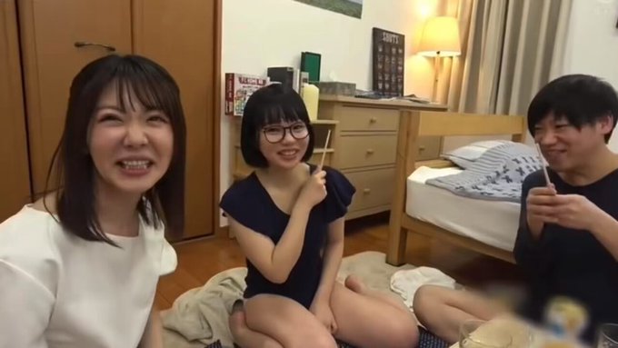 【緊急AV化】【エロ過ぎ注意】【巨乳女子大生と過激な王様ゲーム】イケメンの友達がワンチャンイケそうな巨乳女子大生をボクの自宅に連れてきて…