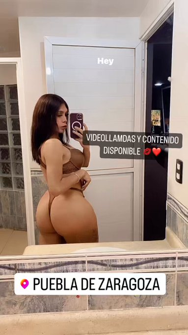 Quieres ver como me desnudo y me meto un dildo en mi ano despu&eacute;s de chuparlo inscr&iacute;bete ami p&aacute;gina azul