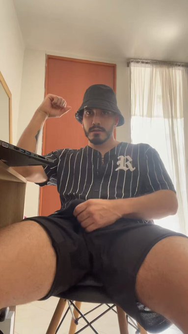 Y si te la hundo y te tanqueo ese culo???

https://t.co/5ZM9c8Ojyi https://t.co/lUq7RQjsuK