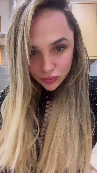 U wanna play? 😏 https://t.co/EMyUEGxwGO