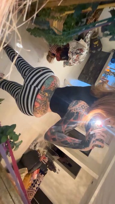 imma skinny legend but my ass is obeseeee 😆👅👅👅😜 https://t.co/NqtgTN9fuS