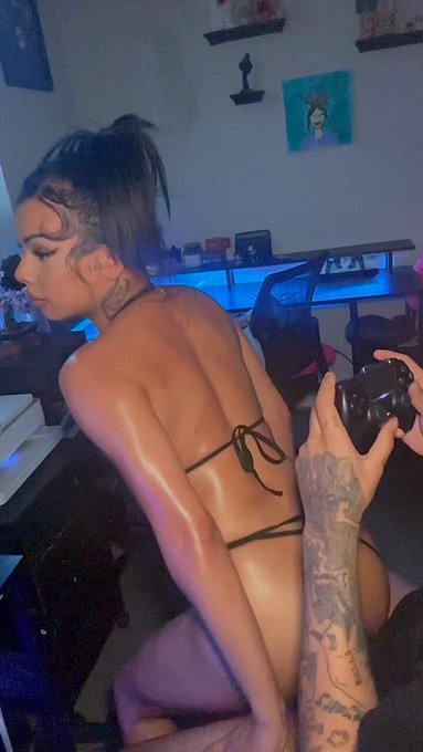 Can I Distract You While Gaming ? 👾  $3 ONLYFANS: https://t.co/DMcY9qjVlZ https://t.co/hLDyZRomIP