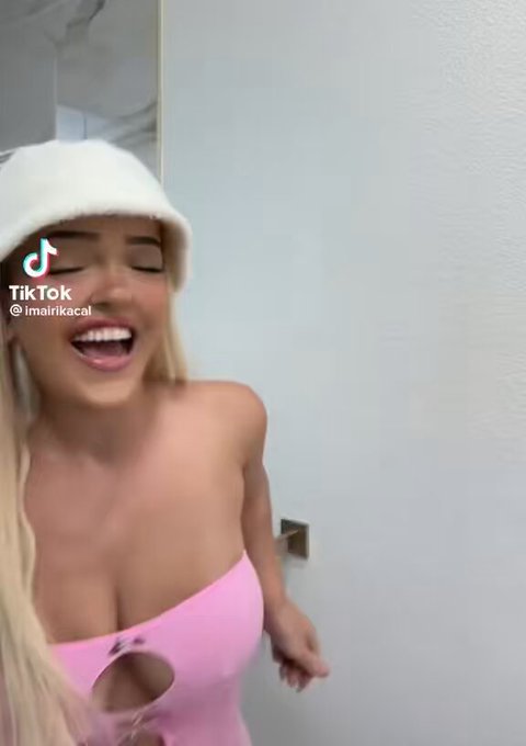 Happy Easter ? say it back for a surprise https://t.co/rq6R8w1jLm