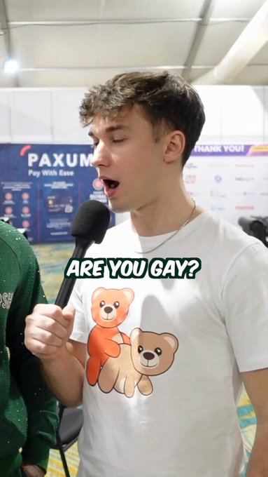 Gay hookup in a church? @JACOBI_DSP https://t.co/HF52N0QXVI