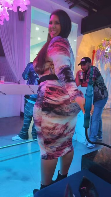 Do you like my @FashionNova outfit from last night ? ? ??? #Curvy https://t.co/6R97W2ObEo