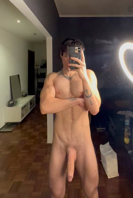 Your best friend sends you this. Wyd next? ? https://t.co/lilIFnOCx8