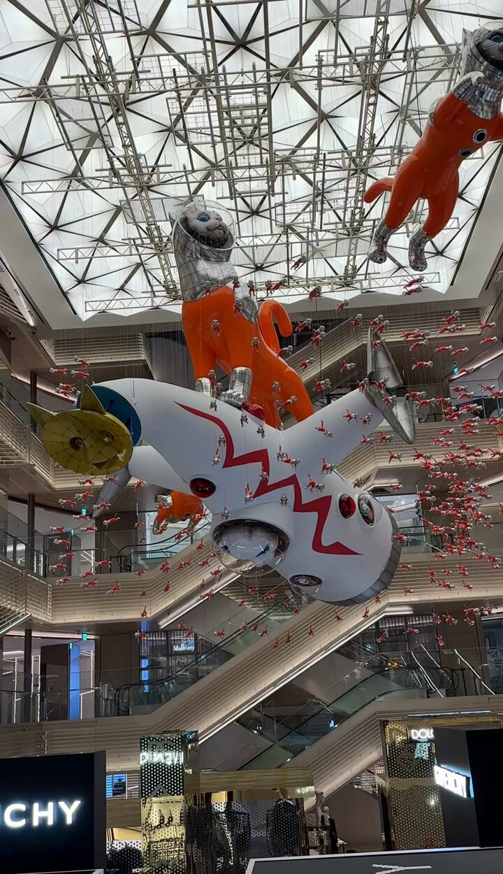 猫かご     巨大な空間   活動の自由 Kenji Yanobe's BIG CAT BANG is Now on Display at Ginza Six