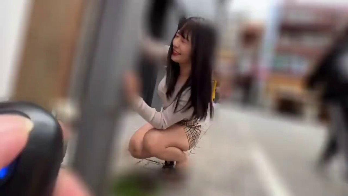 트위터-여친이랑 길거리데이트하면서 진동기로 느끼게하고 모텔에서 떡치는 커플 - 딸플릭스