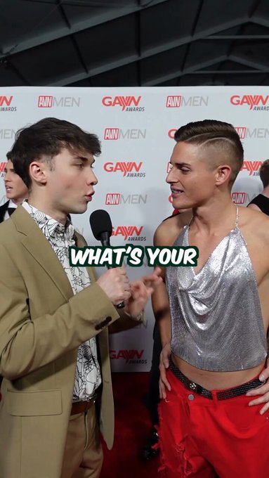 Tyler Rush goes full doggy on the red carpet ? @tylerrushx https://t.co/dc9u9RcvE3