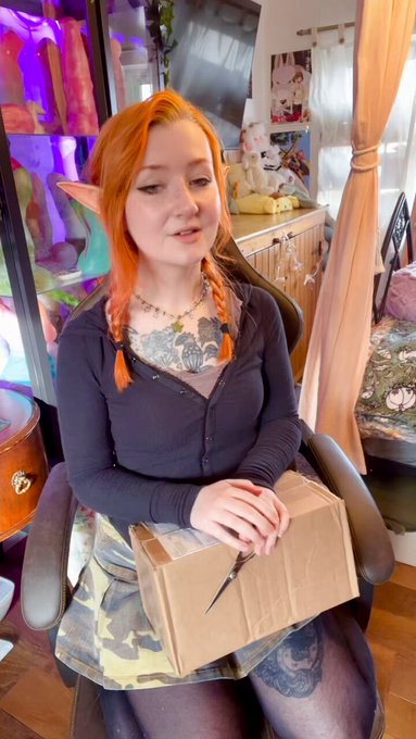 Unboxing @GroveFantasy new model Daybreak in size XXL! Super pretty pour I&rsquo;m so excited to film with<a class="tags" target="_blank" title="On Twitter" href="/?out=eyJ0eXAiOiJKV1QiLCJhbGciOiJIUzUxMiJ9.eyJpYXQiOjE3MTQzNTk5MzEsImlzcyI6InR3cG9ybnN0YXJzLmNvbSIsIm5iZiI6MTcxNDM1OTkzMSwiZXhwIjoxNzQ1ODk1OTMxLCJyZWRpcmVjdF91cmwiOiJodHRwczovL3R3aXR0ZXIuY29tL0dyb3ZlRmFudGFzeSJ9.GATRHViTMDDYT9wLitzGGHgio0UI9_NBxMLvDgaOXS8Z8hBepigz0RtUuVTzblKkOny7J-1f0tHnj4Ua9P5izA">@GroveFantasy</a>