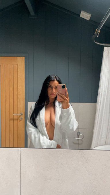 Do you like those Natural girls? 😌 https://t.co/9fecA9ipS2