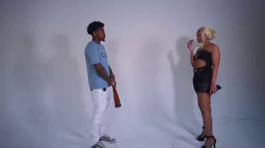 OjoToTheWorld on X: “She let Guccithirdleg finger her on set 