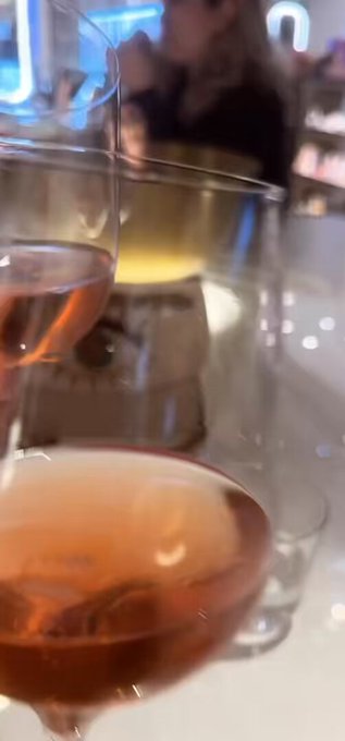 Glad I got dressed for the hot weather 😂🫣 thank you @KatyxSky for saving me with your coat 🙏🏻xx https://t<a href="/tag/uber"class="tags"><span>#uber</span></a><a href="/tag/soundon"class="tags"><span>#soundon</span></a>