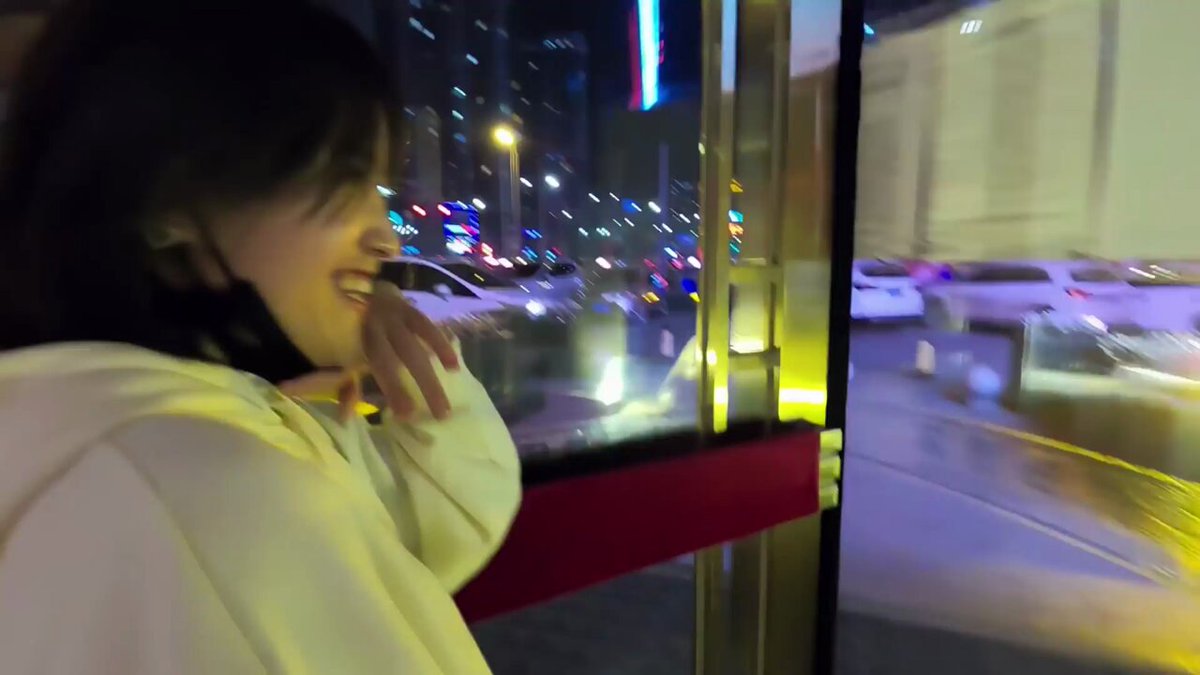 「
长视频」lisa 贵在真实,真实约啪,02年舞蹈女孩,一字马插嫩穴,性格开朗活泼,身体很嫩一插就喊,叫床声销魂
