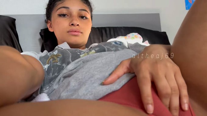 Tease ;) https://t.co/osivjqvu91