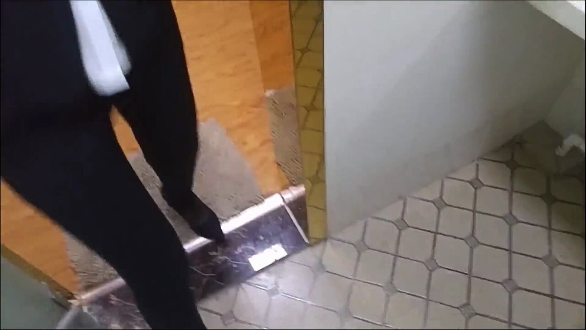 【
短视频】和刚下班的银行小白领在洗手间一边和经理打电话一边开操