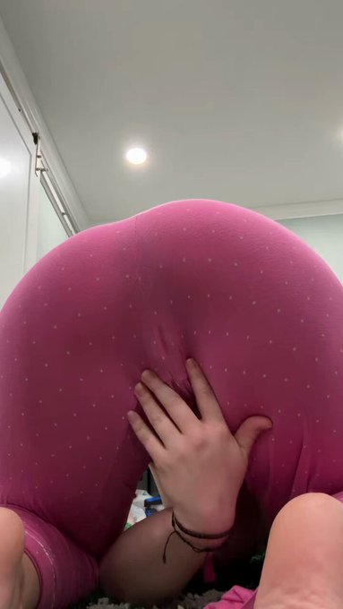 I always make sure to finger myself through my pajama pants before bed https://t.co/L4pWsLBgAH