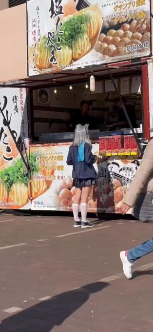 コスプレイヤー山中おくらのTwitter動画1