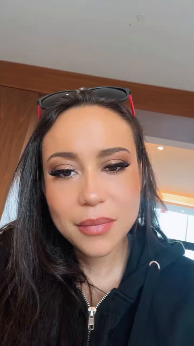 @Carmela_Clutchs video Tweet