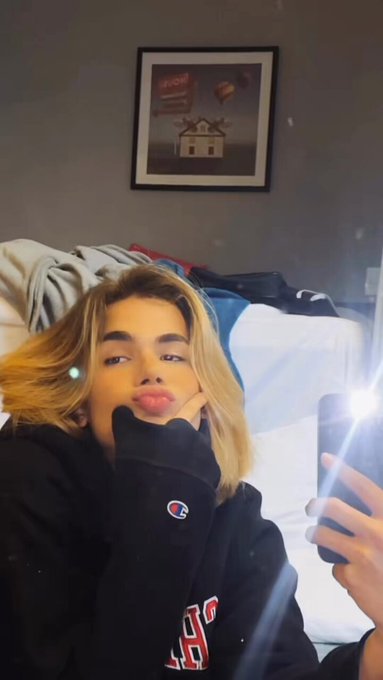 Vou ficar moreno, ser&aacute; que vou ficar bonito ? https://t.co/HGAJNzwfyl