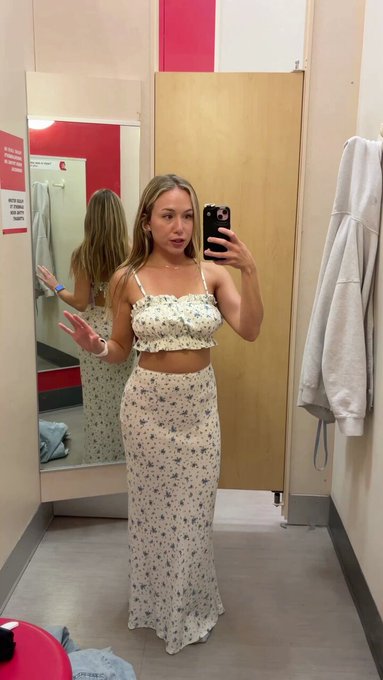 on or off? 🩵 https://t.co/7zr7Tj1vJC https://t.co/fhBAIskLJK