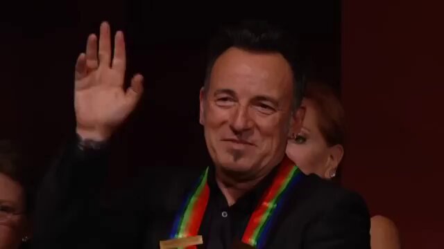 🎸 Rock History 🎸 on X: "Jennifer Nettles covers Bruce Springsteen's  "Glory Days" then joins Ben Harper on "I'm on Fire" at the 2009 Kennedy  Center Honors. Jennifer Nettles has an unusual,