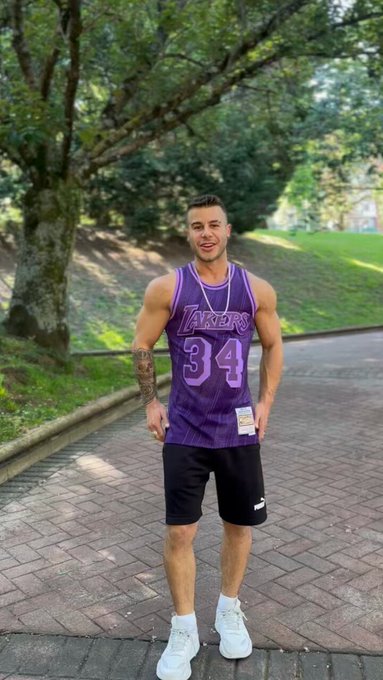 @BKDRespana la nueva aplicacion para conocer chicos interesantes en tu ciudad !!
+INFO en este video