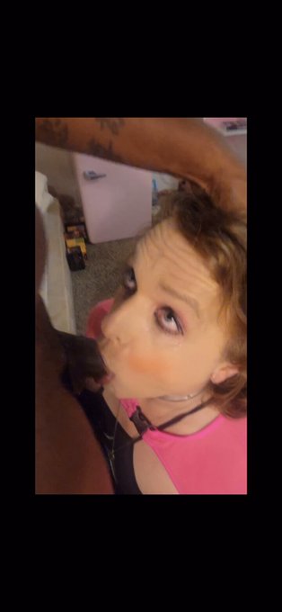 Throat training , who wants next 😘 https://t.co/OGJNvJMdDI<a href="/tag/mvsales"class="tags"><span>#mvsales</span></a>