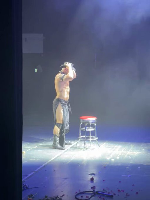 Some clips from Friday night show at the Congress Theatre in Eastbourne 🤠 Finally managed to take my<a href="/tag/edinburghfringe"class="tags"><span>#edinburghfringe</span></a>