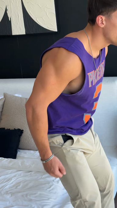 Sending nudys to everyone who comments &ldquo;daddy&rdquo; https://t.co/wUUSJYqaiy