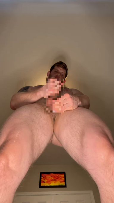 Lay your tributes at my feet and worship https://t.co/5133znseQI