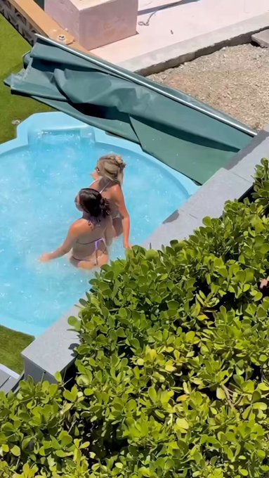 When we’re together, it’s always girls having fun! Love my best friend @NikkiDavisXO ???? https://t.