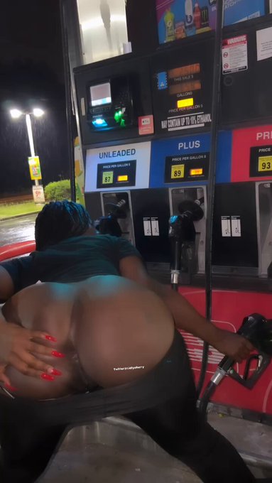 Pumping Me or Gas?⛽️ ?‍??? https://t.co/9kpUs8APZx