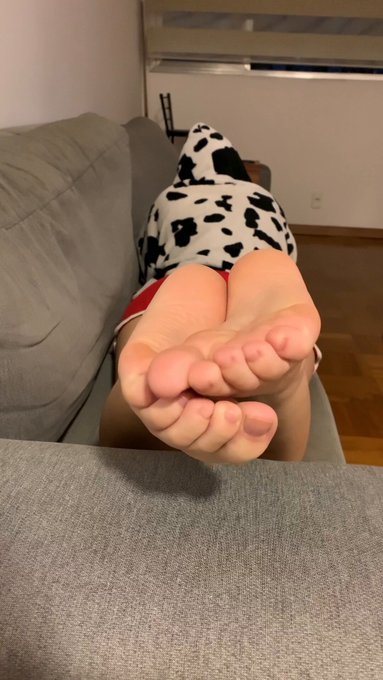 e &eacute; assim que eu roubo sua aten&ccedil;ao, f&aacute;cil n&eacute;? 💅🏻 https://t.co/pYBF3nKBvL