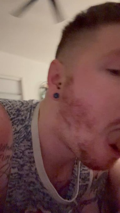 Happy Pride Fuckers 🏳️&zwj;🌈 https://t.co/qziDJsPJb9