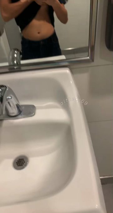 Trying to keep my mind on my McTasks at work, but this horniness won't McQuit ?? https://t.co/lbcD9Y