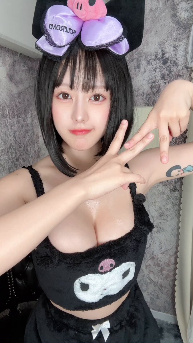 Video oleh @mina_pochico