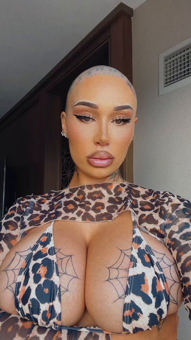 titty bouncing thread ? 👀 https://t.co/d01GtzqiJ7<a href="/tag/salutetoservice"class="tags"><span>#salutetoservice</span></a>