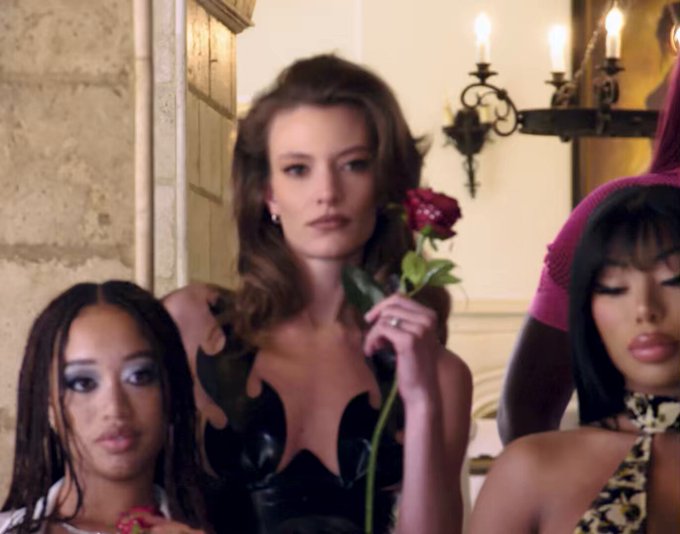 Poster Girl campaign 🍒 https://t.co/cQYcgymDH9