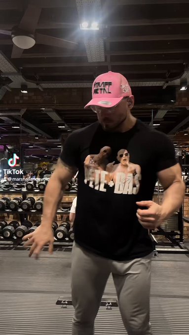 The cheat meals after the photoshoot - l certainly haven&rsquo;t hurt too much  💪🏼🐻 https://t.co/g2s0O8tiw<a href="/tag/edinburghfringe"class="tags"><span>#edinburghfringe</span></a>