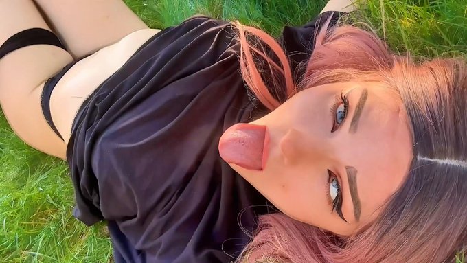 Hi I&rsquo;m back 😘 https://t.co/VBdOMoYtxV<a href="/tag/tongue"class="tags"><span>#tongue</span></a><a href="/tag/ahegao"class="tags"><span>#ahegao</span></a><a href="/tag/diabloiv"class="tags"><span>#diabloiv</span></a>