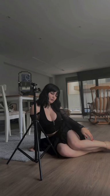 🐈 ✨ https://t.co/5pIWpNtUZt